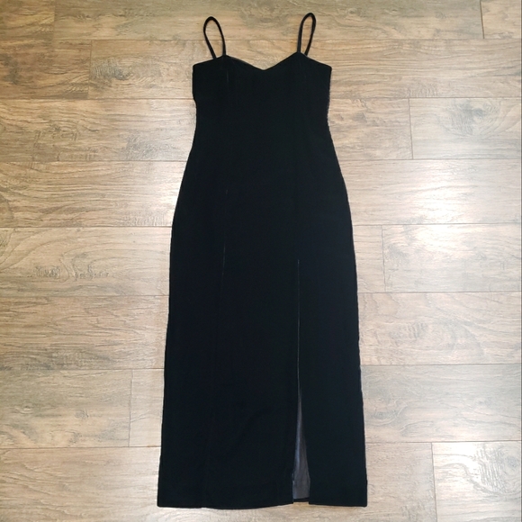 Serapé Dresses & Skirts - Vintage 90s Black Velvet Dress Size 6